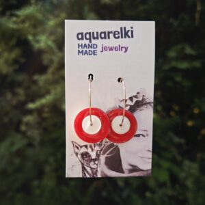 Aquarelki wiszące na kołach spóźnione na 2 maja